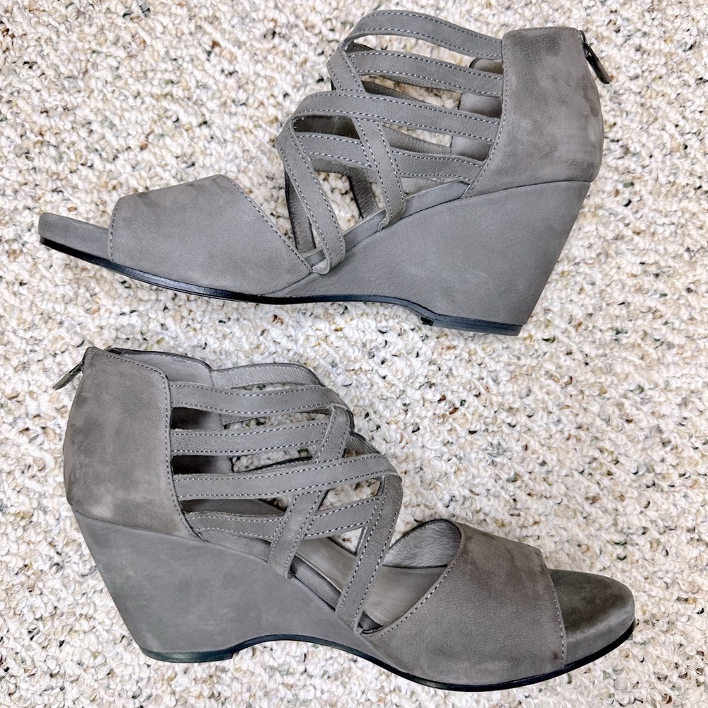 Eileen Fisher Vero Cuoio Caged Suede Wedge Sandals Womens 9 Gray Heel Zip Up - Picture 6 of 10